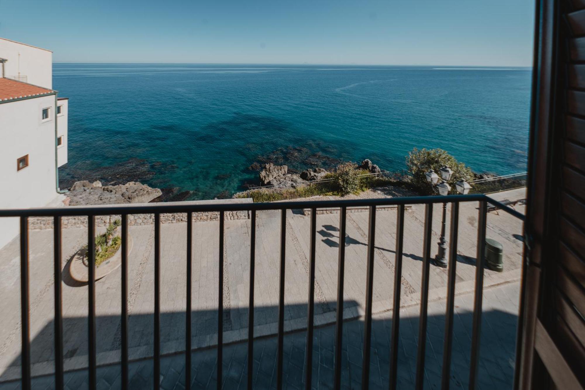 Tra La Rocca E Il Mare Di Cefalu Bagian luar foto